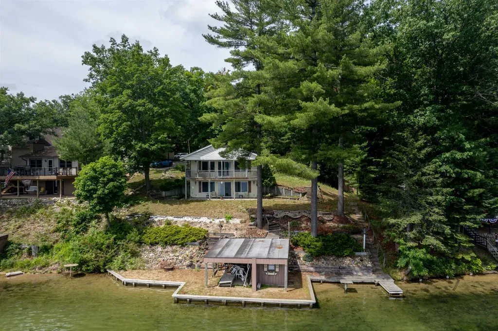 1877 Pinehurst Trail East Bay Township MI 49696