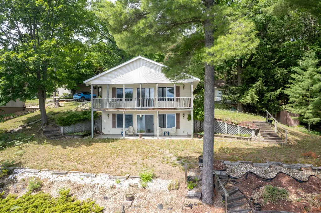 1877 Pinehurst Trail East Bay Township MI 49696