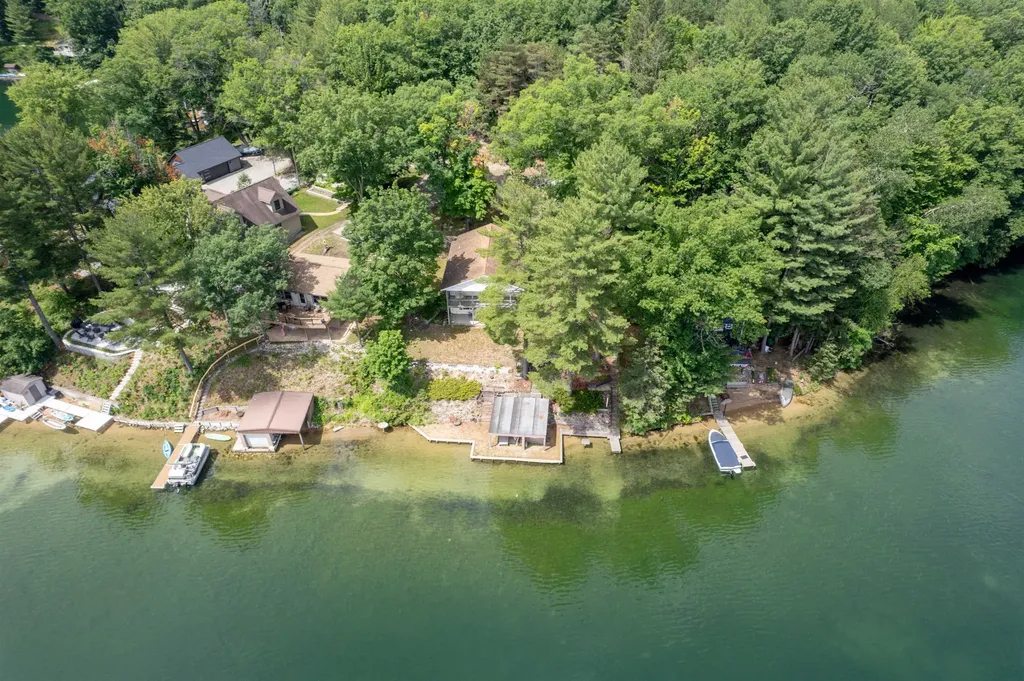 1877 Pinehurst Trail East Bay Township MI 49696