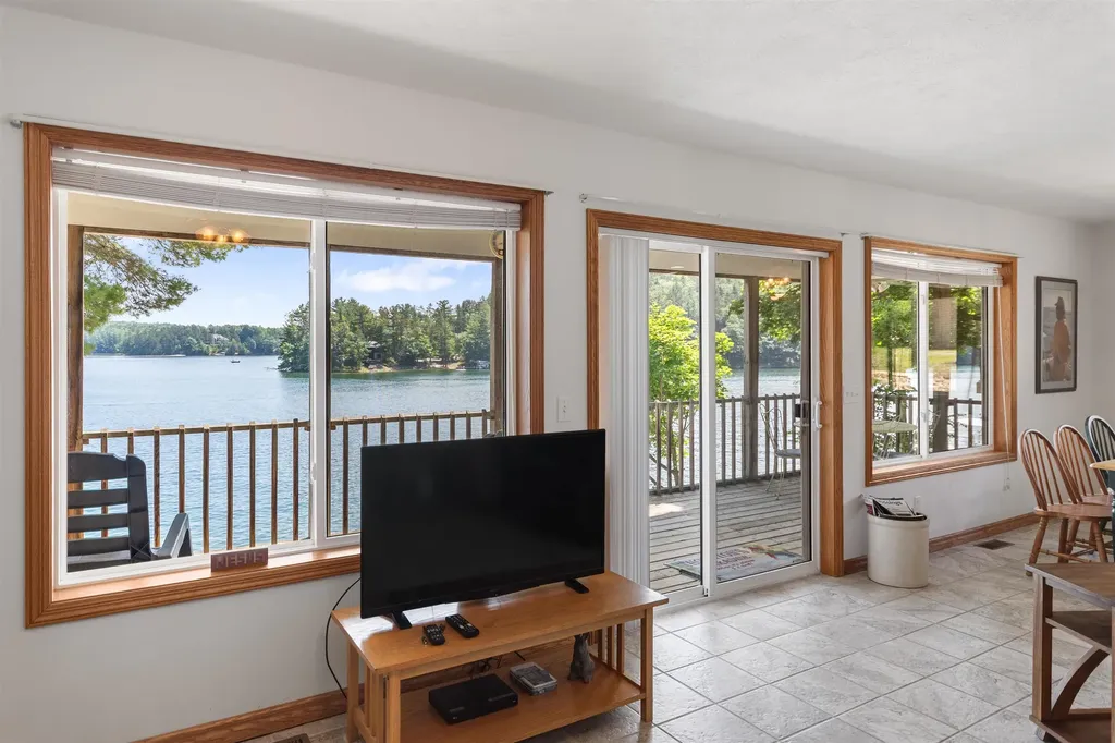 1877 Pinehurst Trail East Bay Township MI 49696