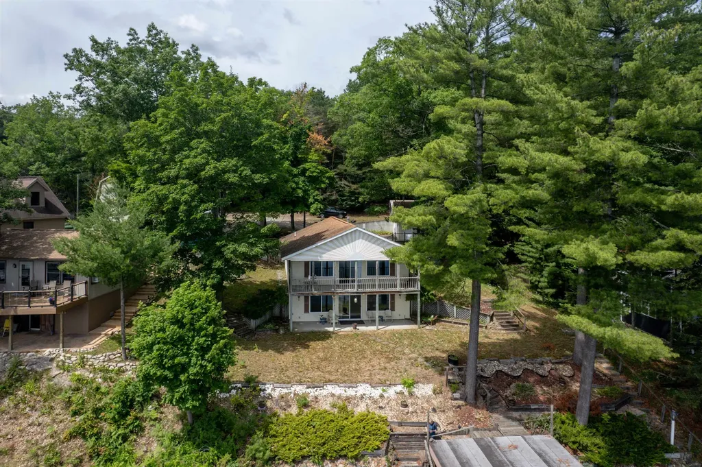 1877 Pinehurst Trail East Bay Township MI 49696