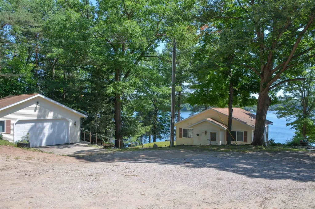 1877 Pinehurst Trail East Bay Township MI 49696