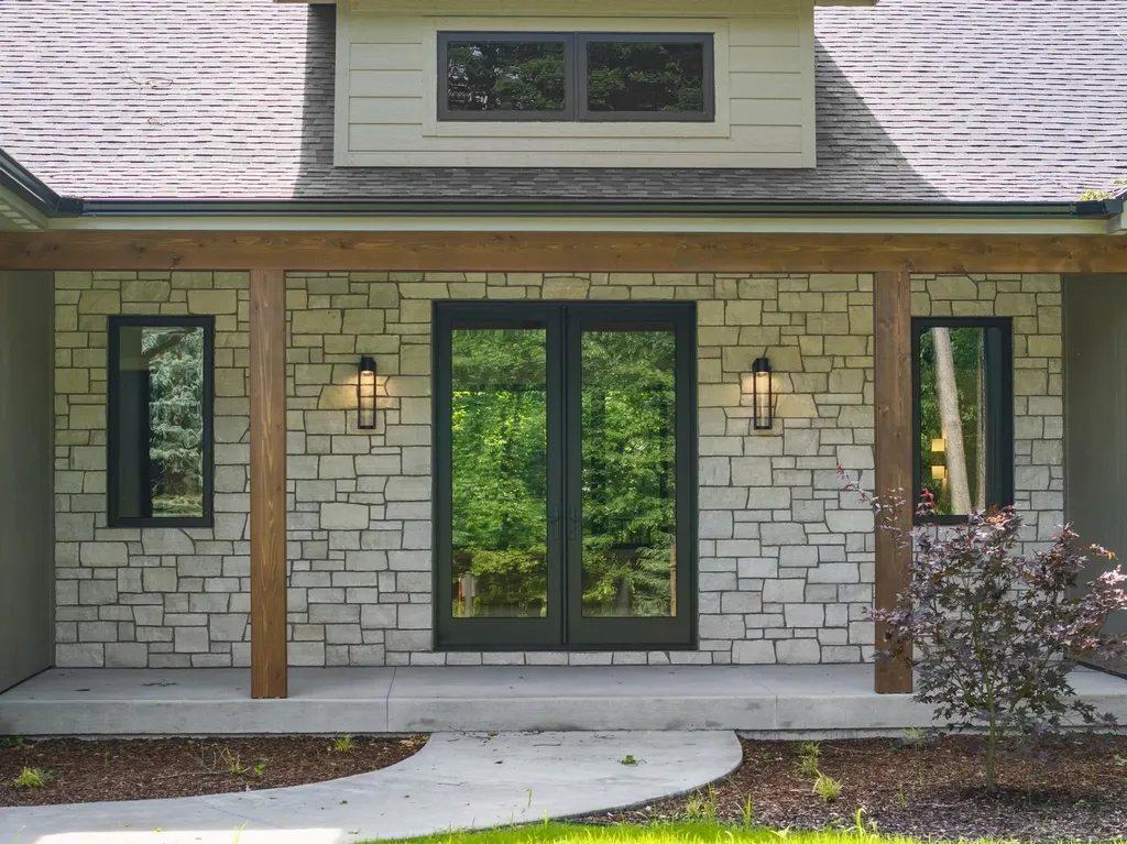9378 E Summerfield Drive Elmwood Charter Township MI 49684