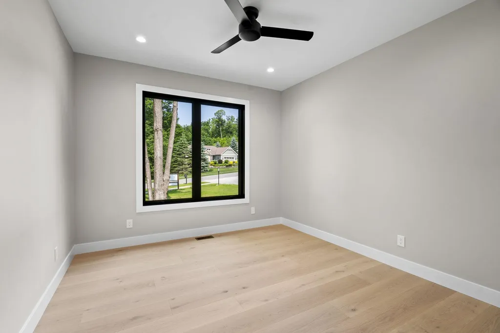 9378 E Summerfield Drive Elmwood Charter Township MI 49684