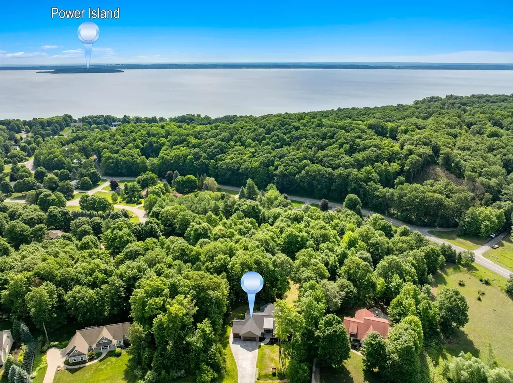 9378 E Summerfield Drive Elmwood Charter Township MI 49684