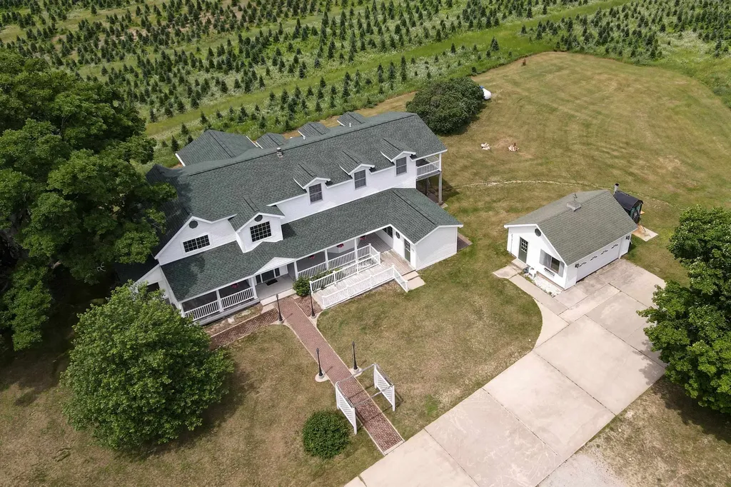 6401 E M-113 Fife Lake Township MI 49649