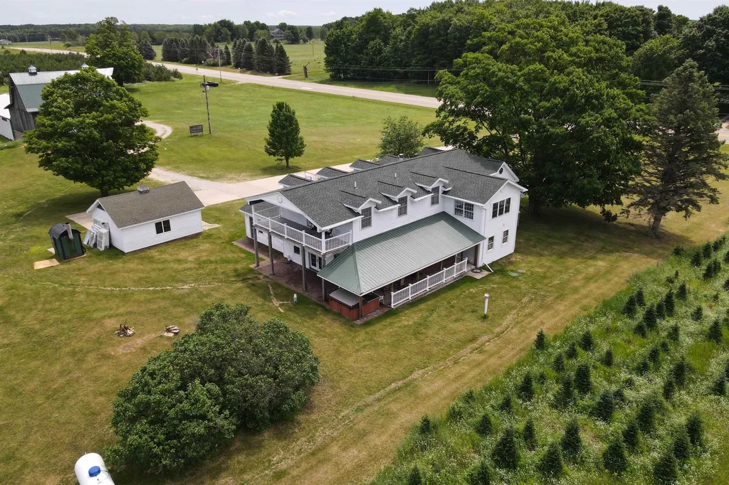 6401 E M-113 Fife Lake Township MI 49649