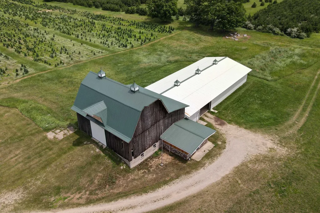 6401 E M-113 Fife Lake Township MI 49649