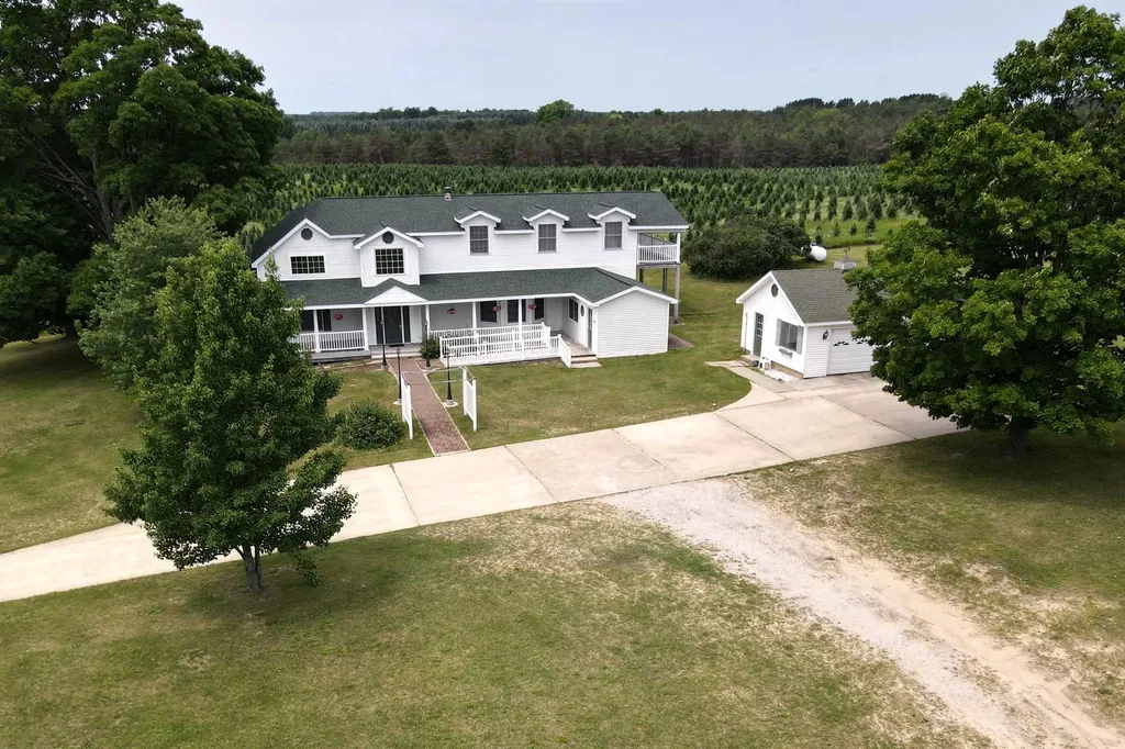 6401 E M-113 Fife Lake Township MI 49649