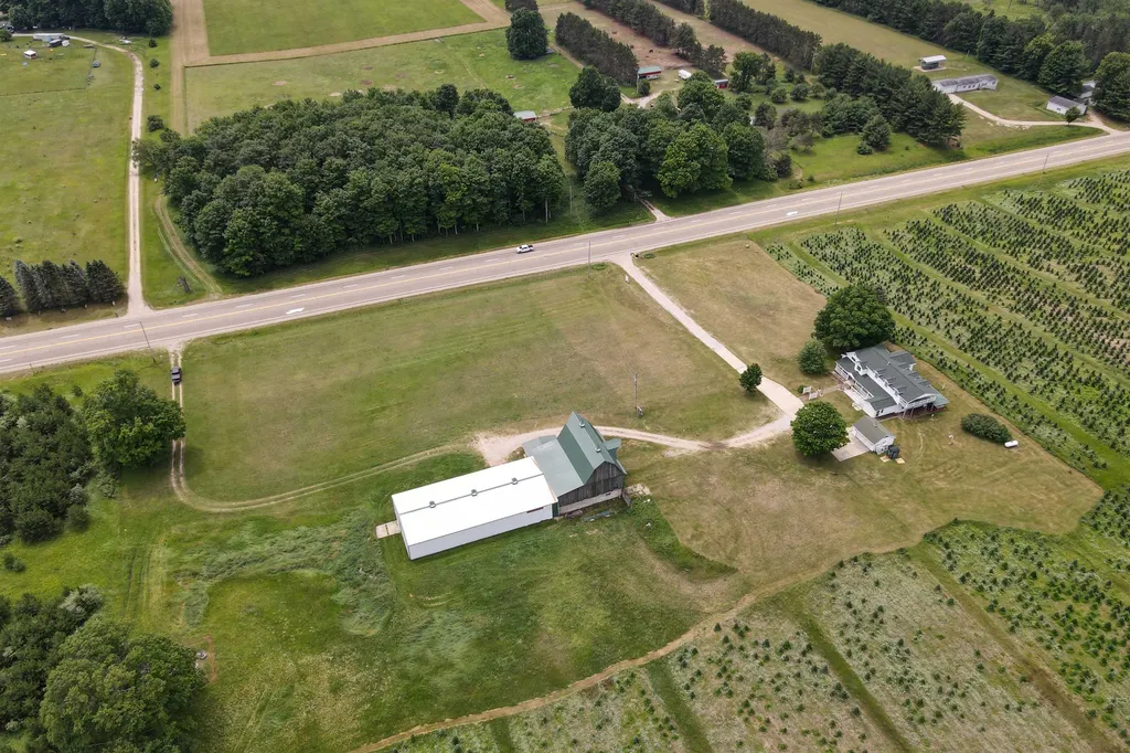 6401 E M-113 Fife Lake Township MI 49649