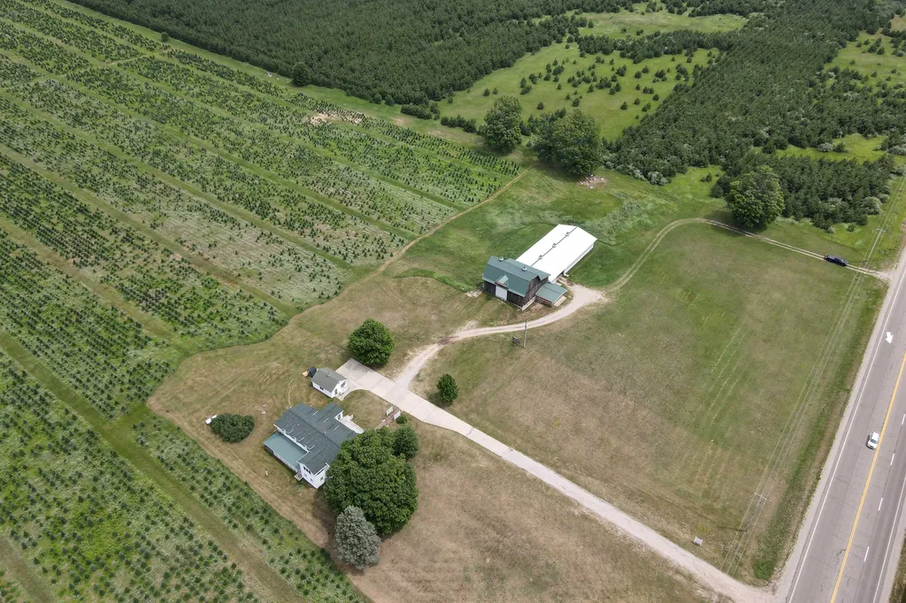 6401 E M-113 Fife Lake Township MI 49649