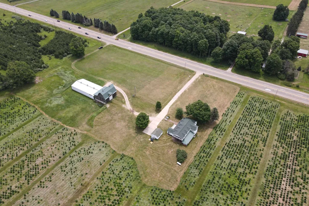 6401 E M-113 Fife Lake Township MI 49649