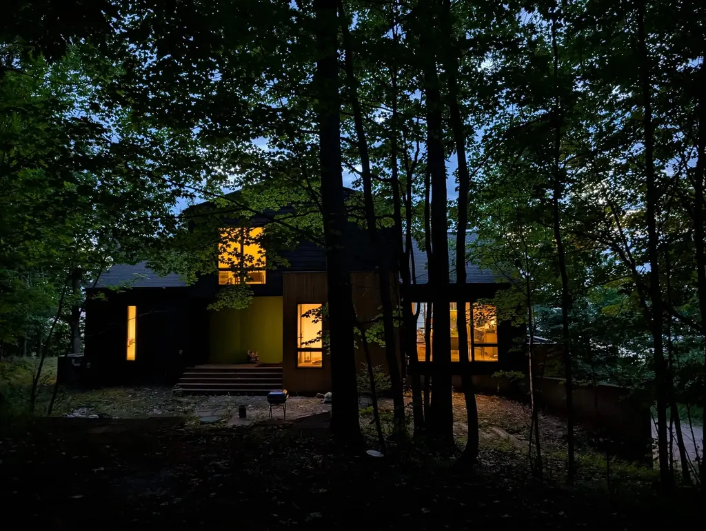 875 Lost Nations Trail Peninsula Township MI 49686
