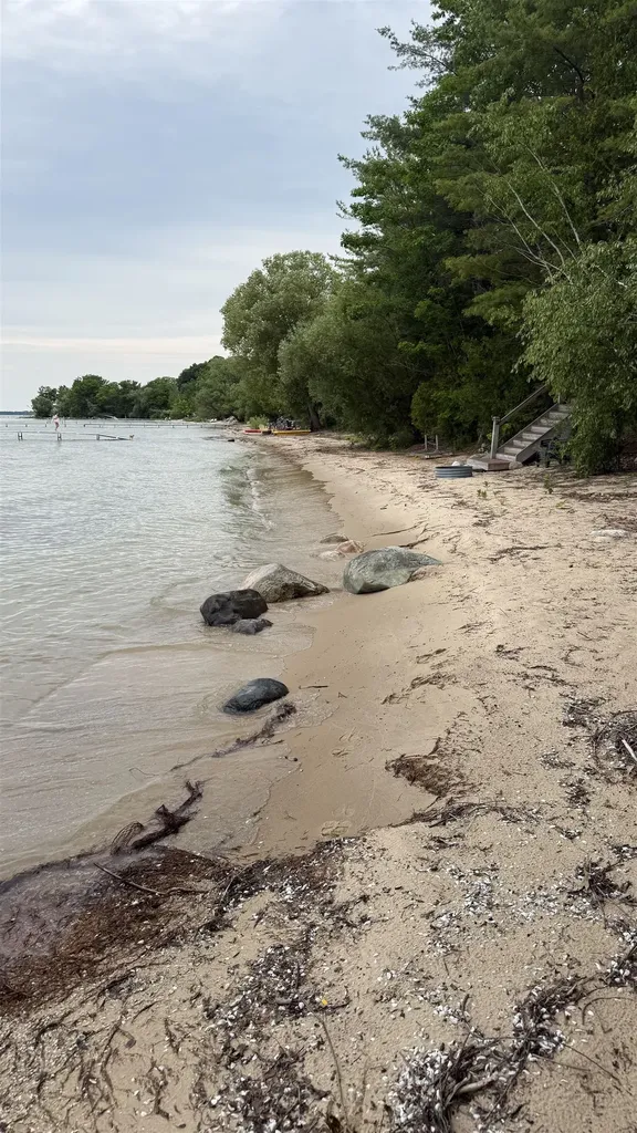 875 Lost Nations Trail Peninsula Township MI 49686