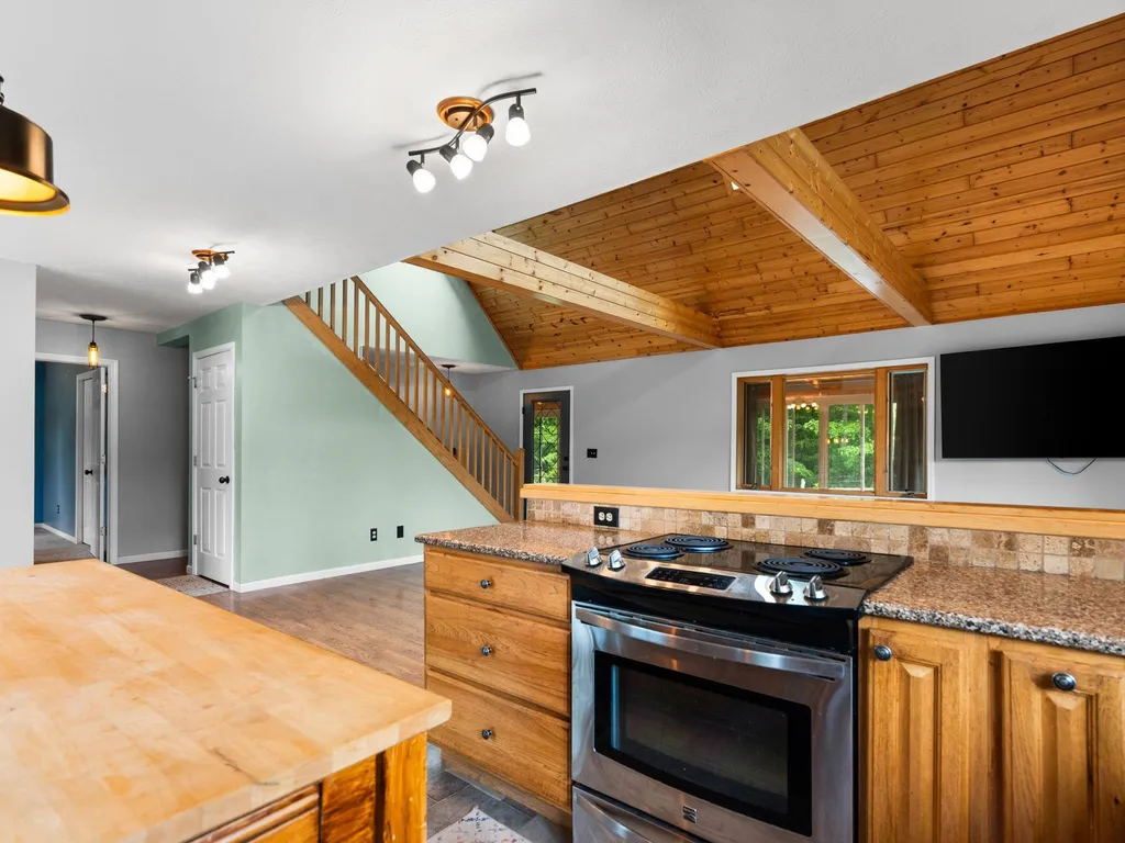 5265 Bates Acme Township MI 49690