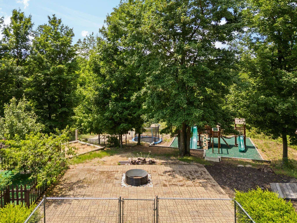 5265 Bates Acme Township MI 49690