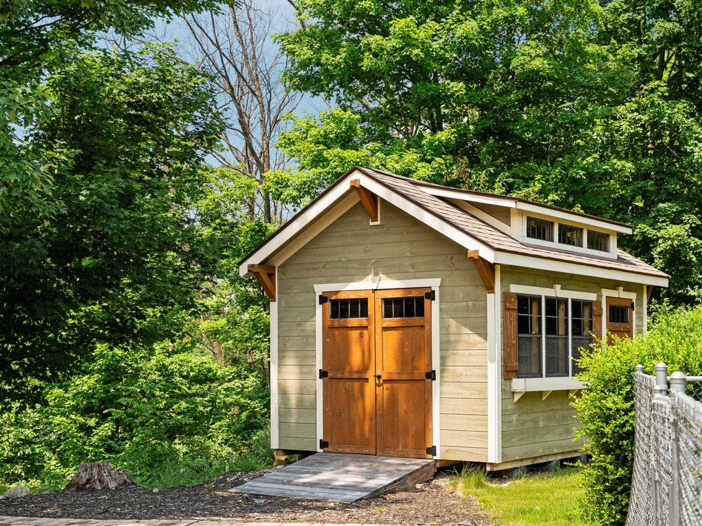 5265 Bates Acme Township MI 49690