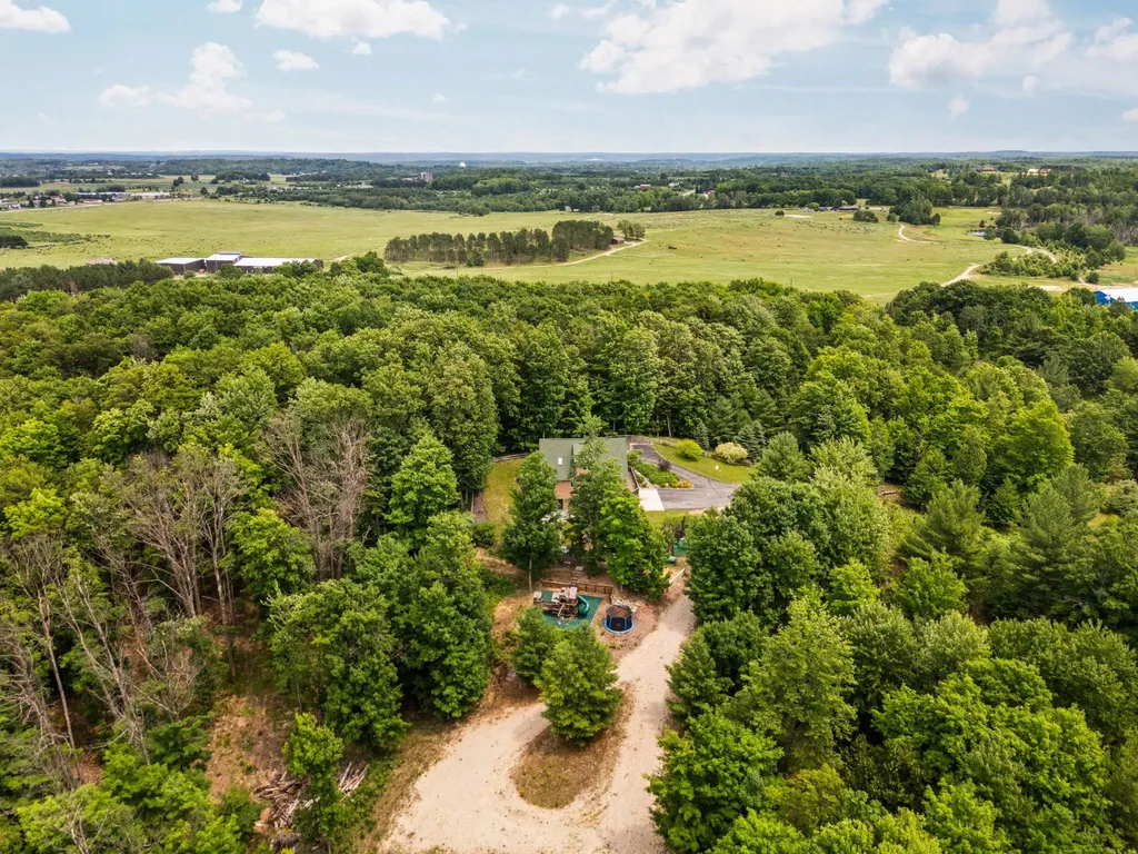 5265 Bates Acme Township MI 49690