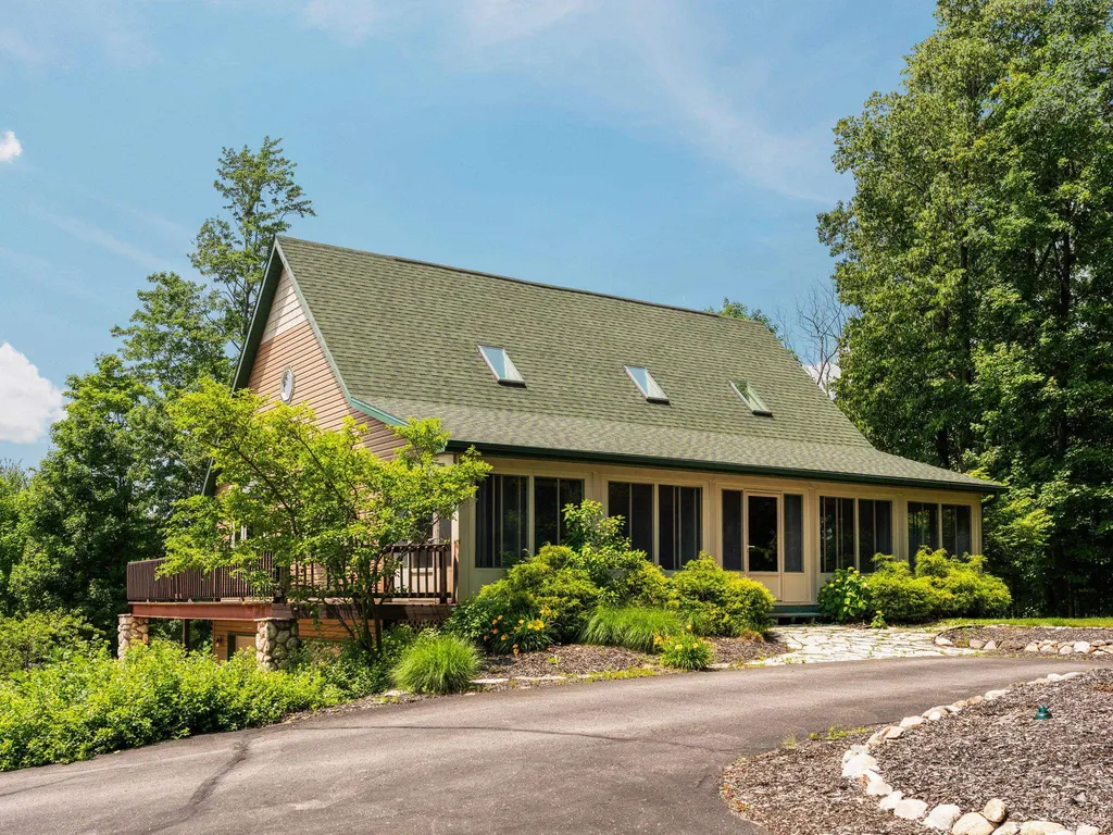 5265 Bates Acme Township MI 49690