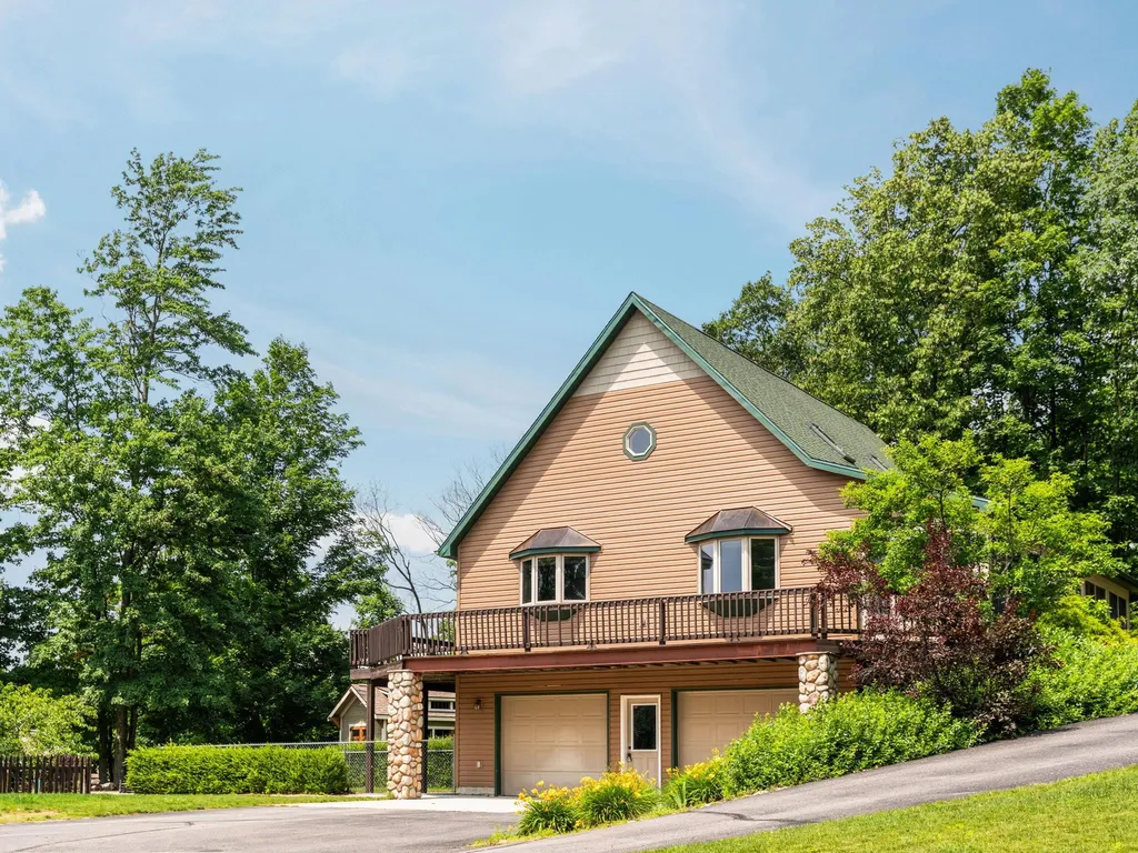 5265 Bates Acme Township MI 49690