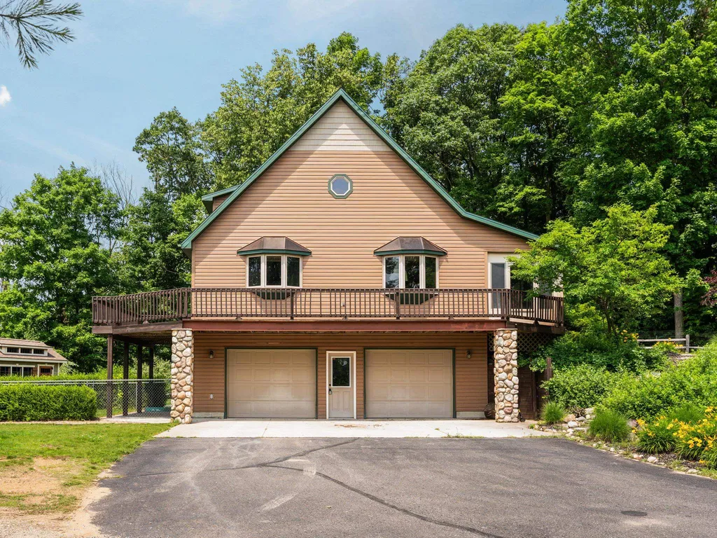 5265 Bates Acme Township MI 49690