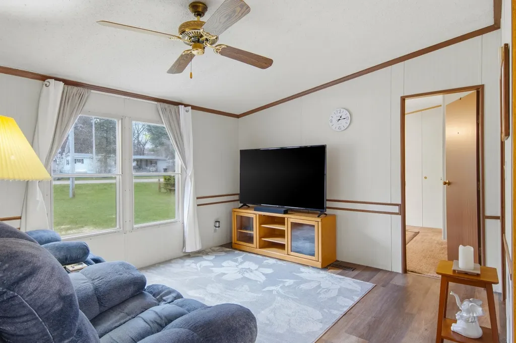 206 Autumn Road Cadillac City MI 49601