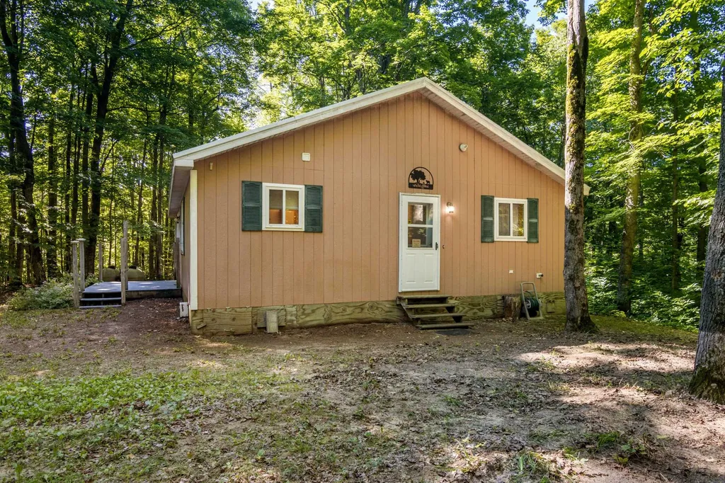 5020 Satterly Lake Road Chestonia Township MI 49659