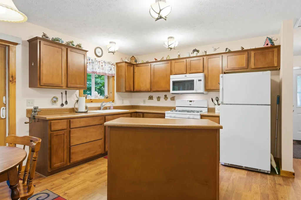 5020 Satterly Lake Road Chestonia Township MI 49659