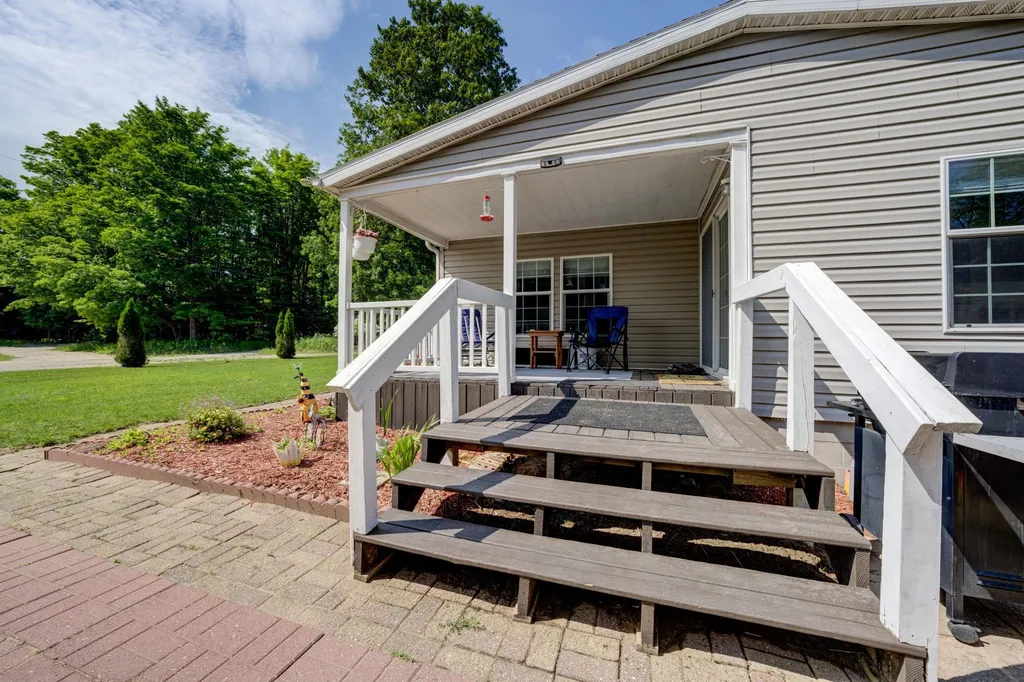 223 Pinecrest Lane Homestead Township MI 49617