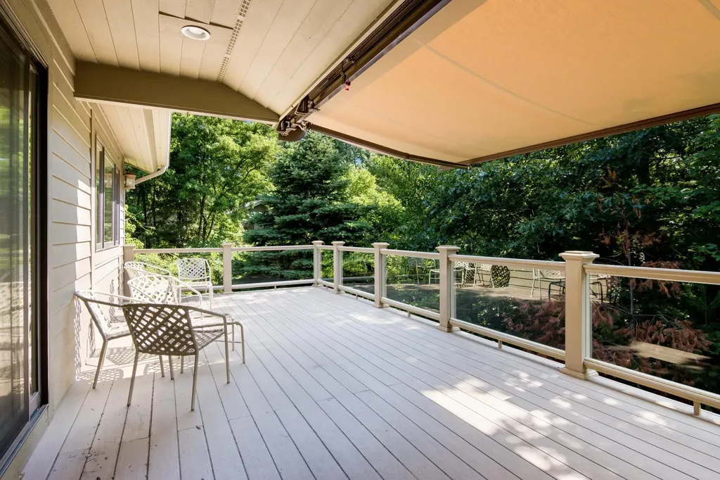 6173 Red Fox Run Peninsula Township MI 49686
