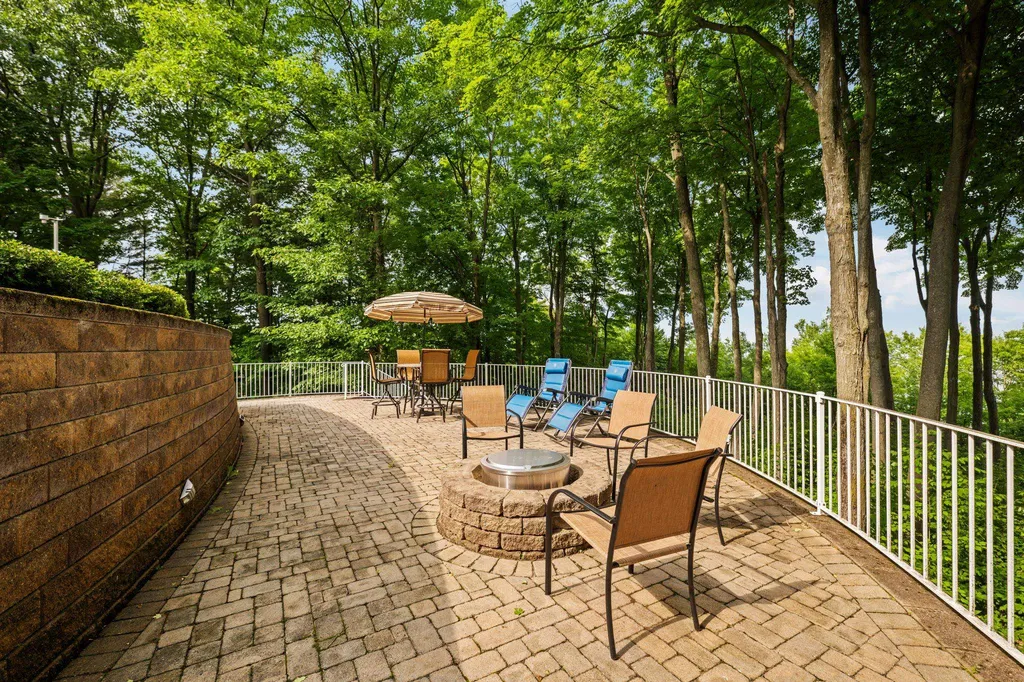 3981 Smokey Ridge Road Peninsula Township MI 49686