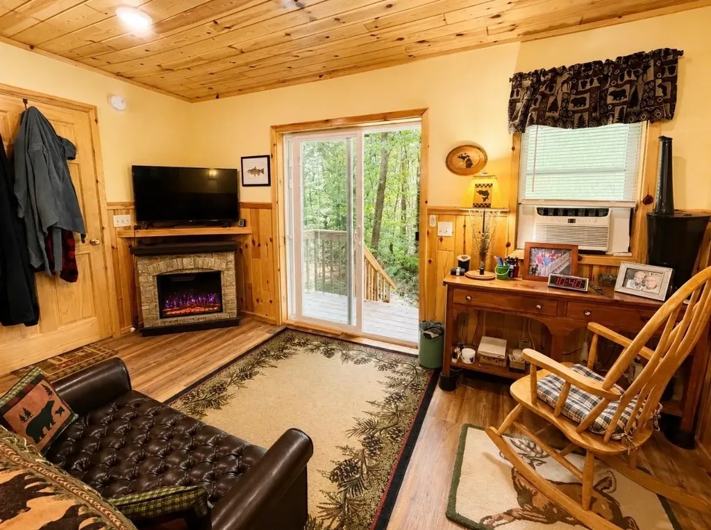 10286 Shawnee Trail Hayes Township MI 49735