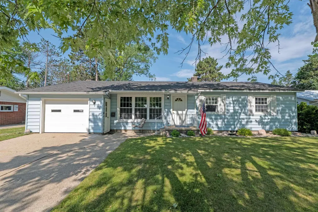 425 Leeson Avenue Cadillac City MI 49601