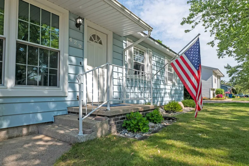 425 Leeson Avenue Cadillac City MI 49601