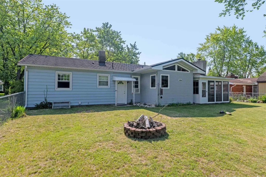 425 Leeson Avenue Cadillac City MI 49601