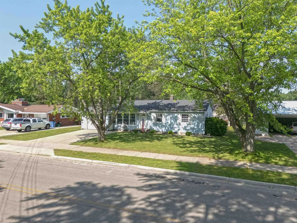 425 Leeson Avenue Cadillac City MI 49601