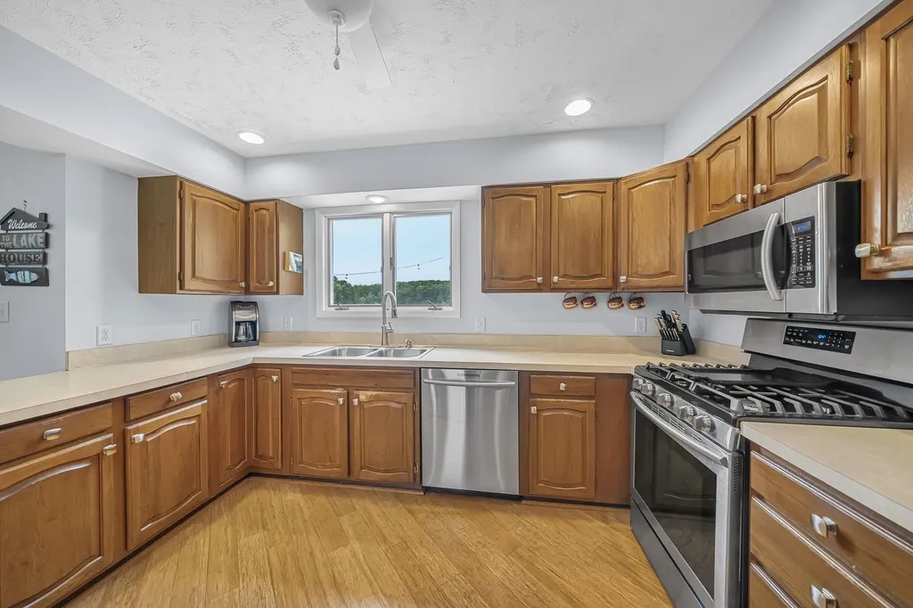 2847 Crescent Shores Drive Long Lake Township MI 49685
