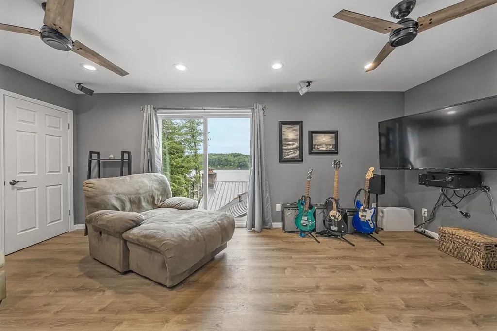 2847 Crescent Shores Drive Long Lake Township MI 49685