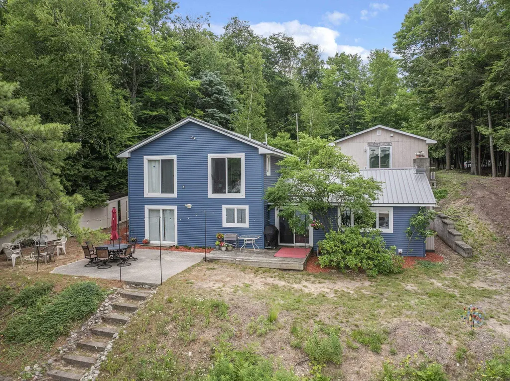 2847 Crescent Shores Drive Long Lake Township MI 49685