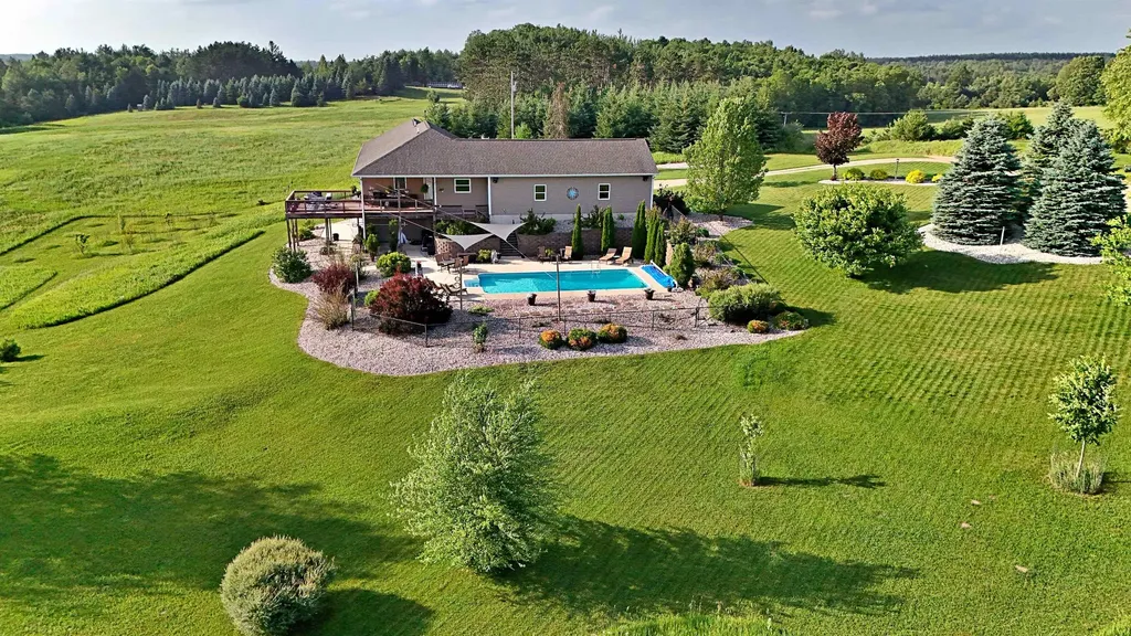 18281 Tustin Road Burdell Township MI 49688