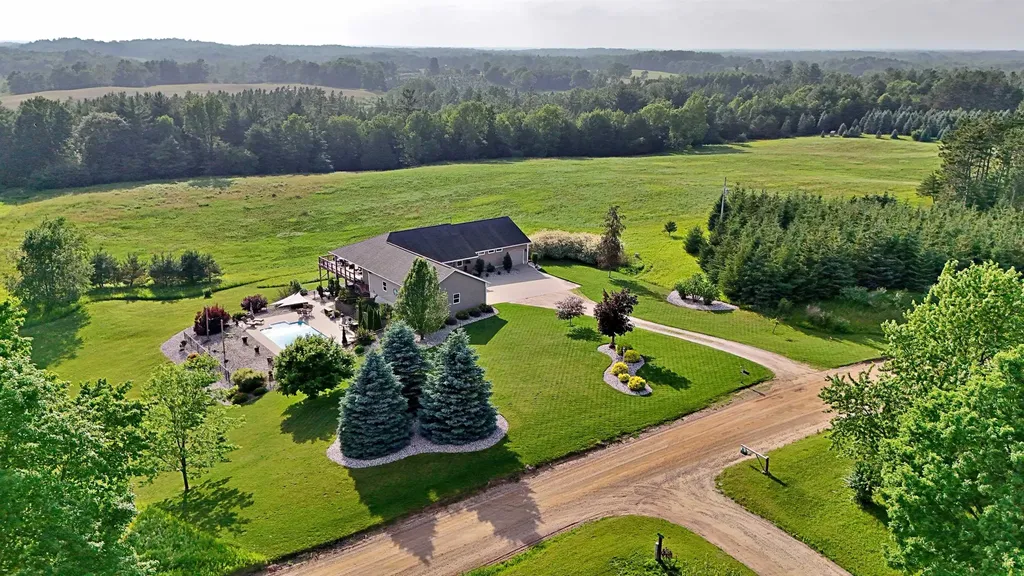 18281 Tustin Road Burdell Township MI 49688