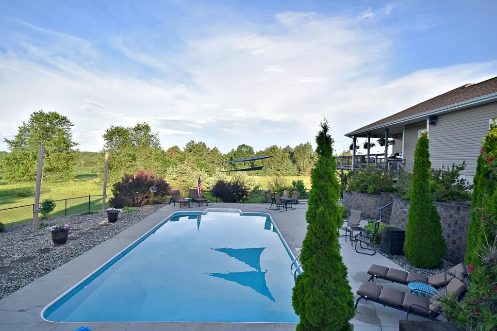 18281 Tustin Road Burdell Township MI 49688