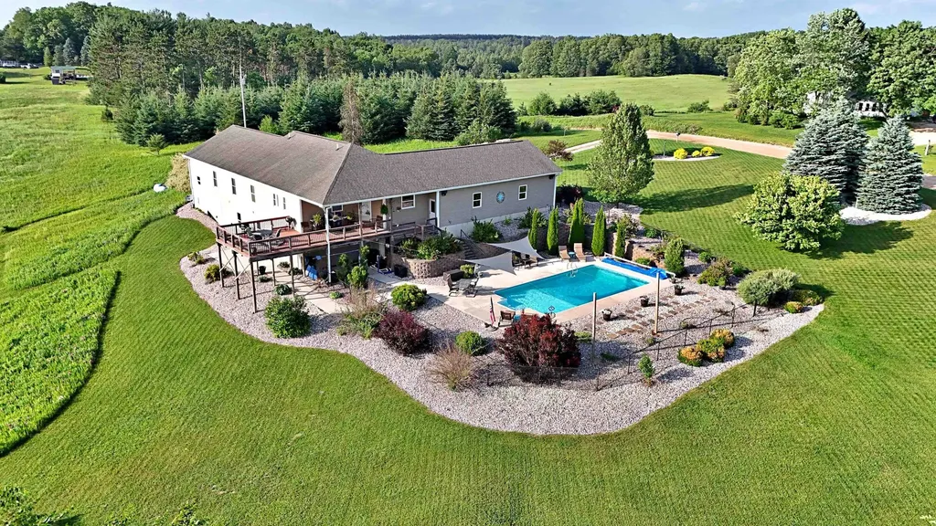 18281 Tustin Road Burdell Township MI 49688