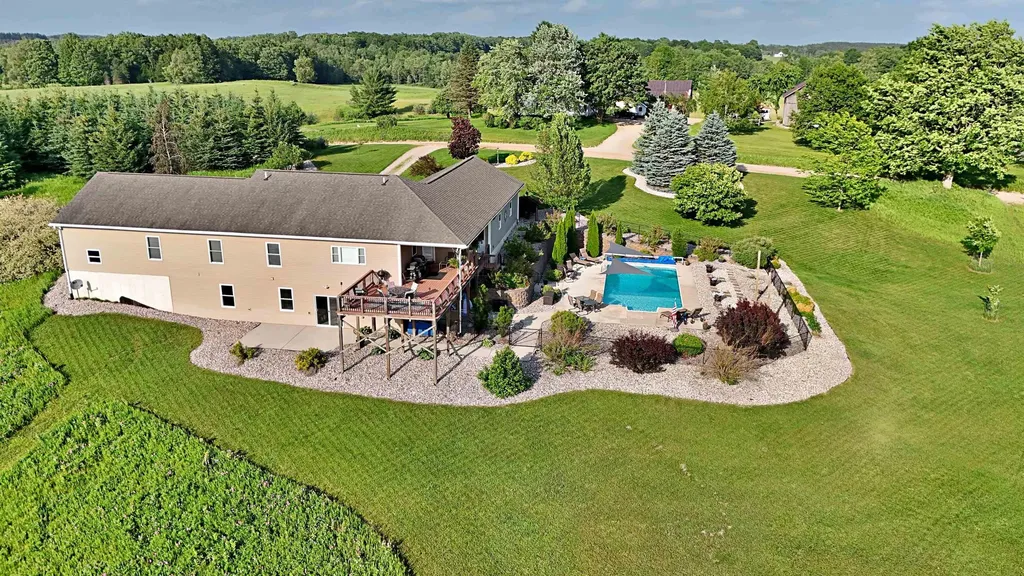 18281 Tustin Road Burdell Township MI 49688