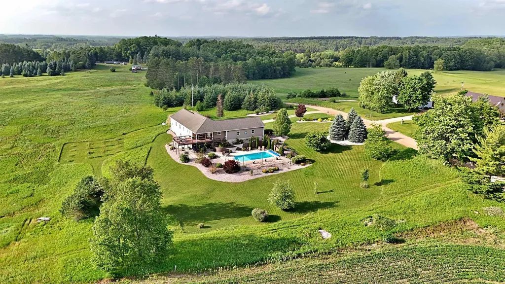 18281 Tustin Road Burdell Township MI 49688