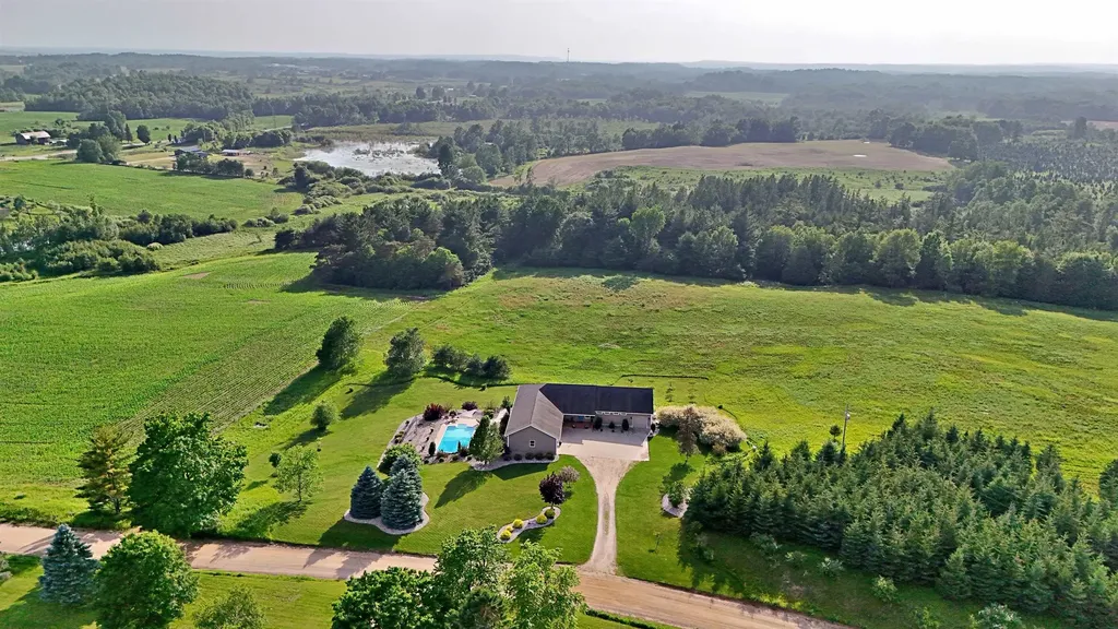 18281 Tustin Road Burdell Township MI 49688