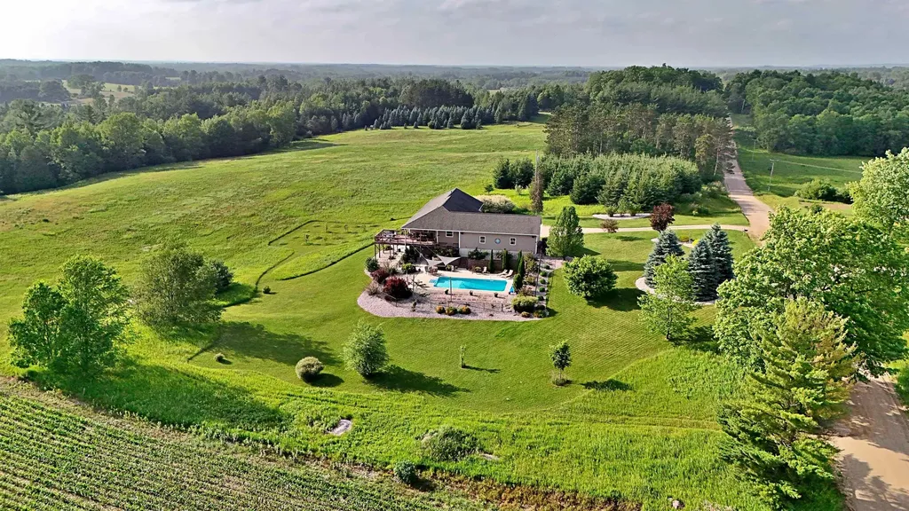 18281 Tustin Road Burdell Township MI 49688