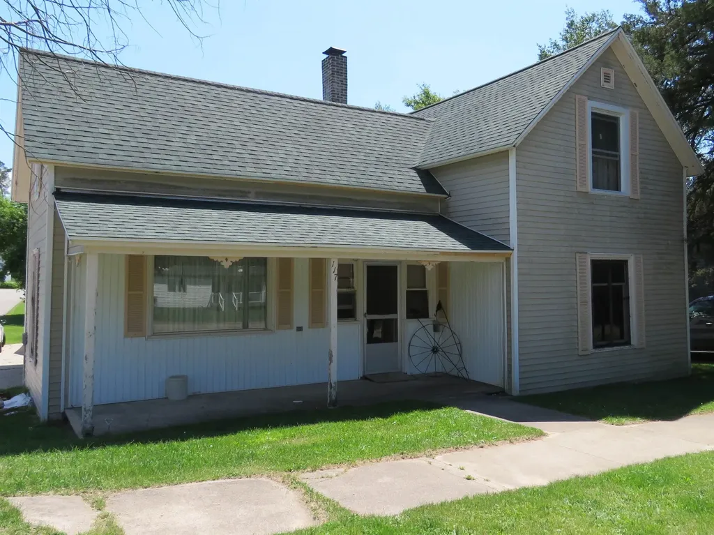 117 W Church Street Tustin Village MI 49688