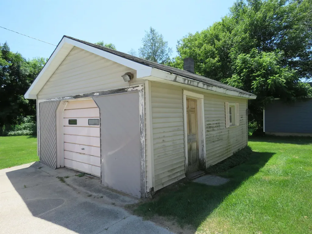 117 W Church Street Tustin Village MI 49688
