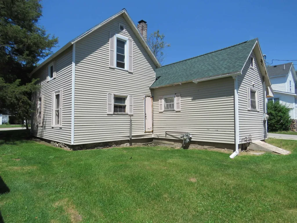 117 W Church Street Tustin Village MI 49688